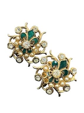 Green enamel Fleur de lis faux pearl clear rhinestone gold tone screw earrings